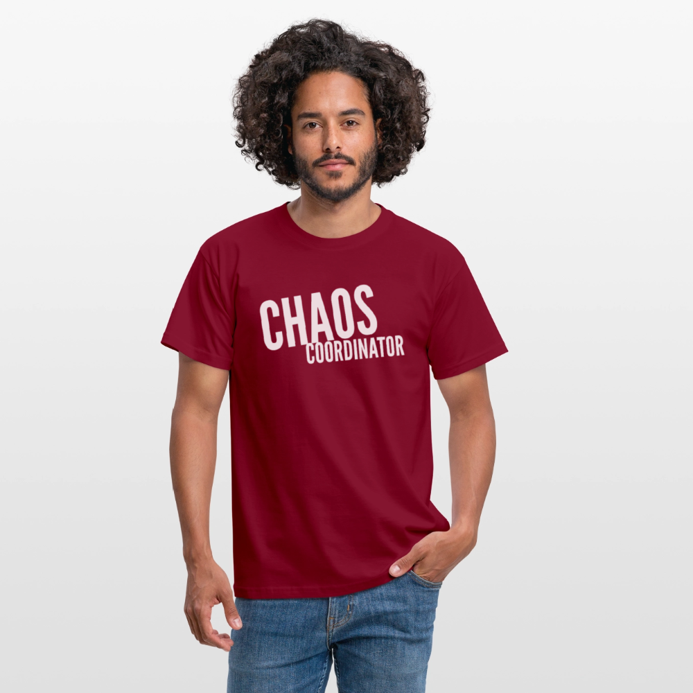 „Chaos Coordinator“ T-Shirt für Hausfrauen – Lustiges Mama-Shirt | Stylisch & bequem - Ziegelrot