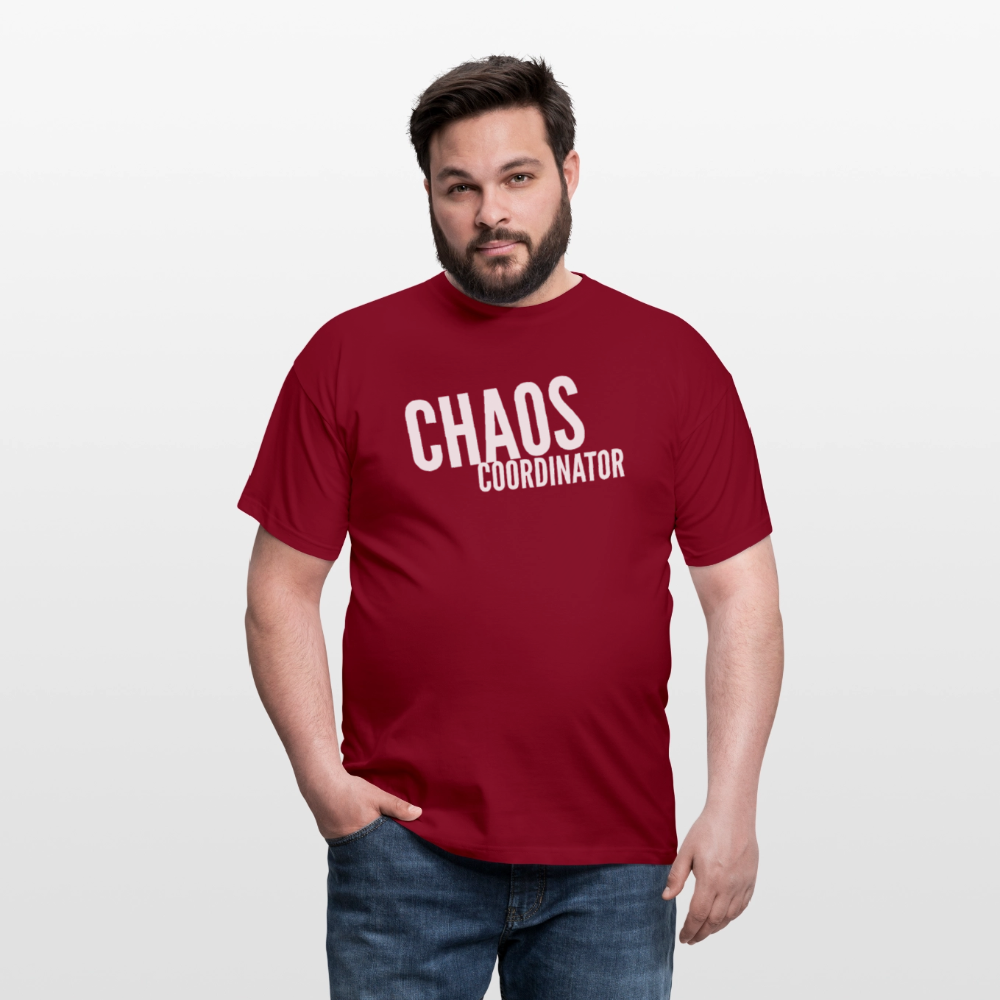 „Chaos Coordinator“ T-Shirt für Hausfrauen – Lustiges Mama-Shirt | Stylisch & bequem - Ziegelrot