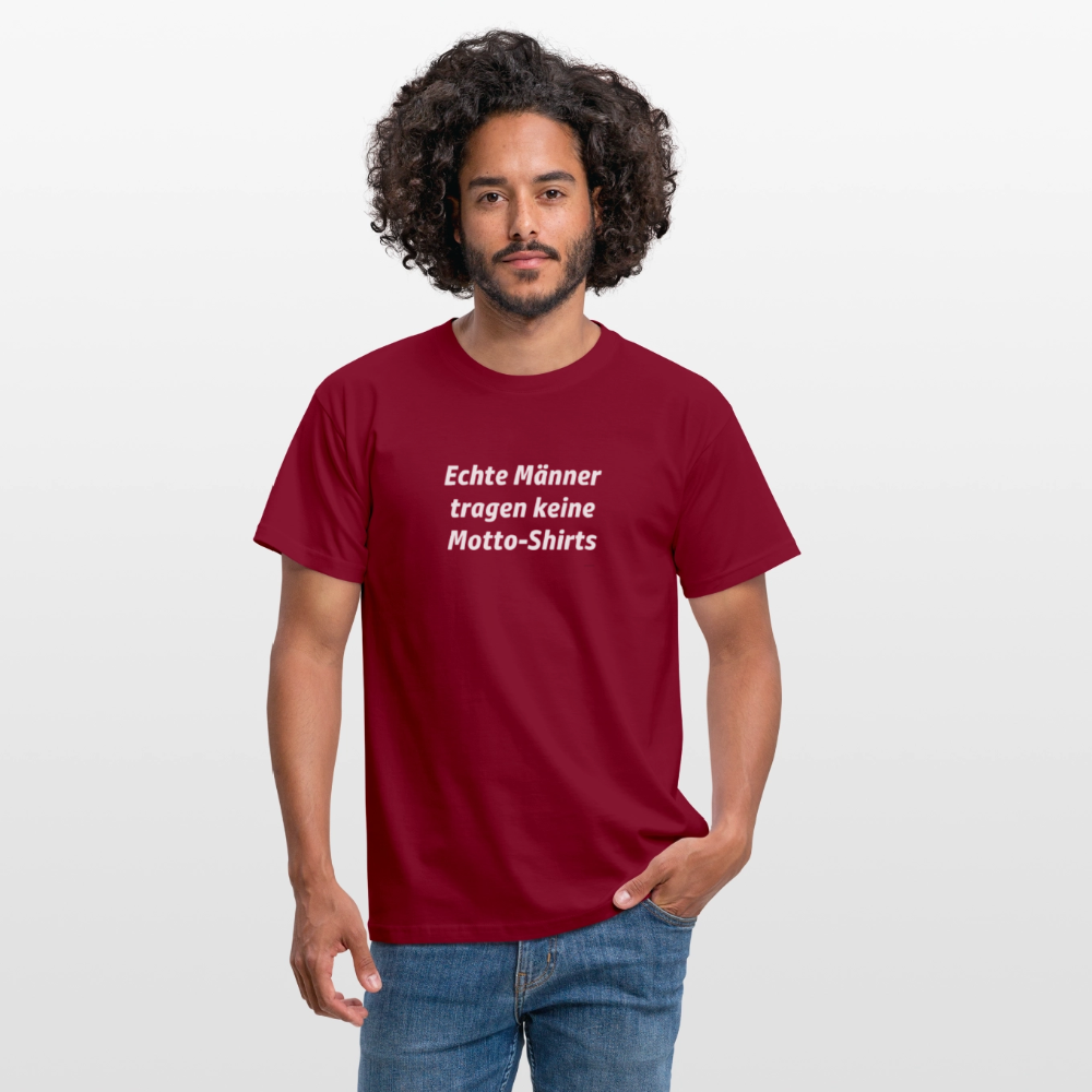 Echte Männer tragen keine Motto-Shirts - Ziegelrot