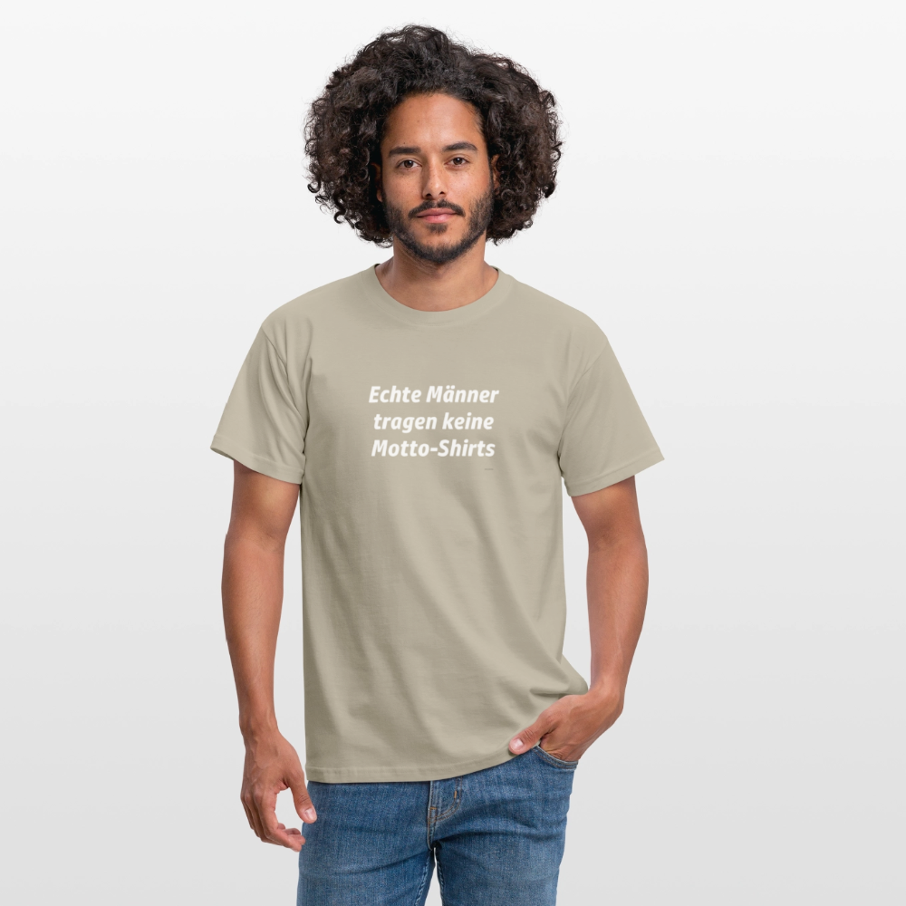 Echte Männer tragen keine Motto-Shirts - Sandbeige